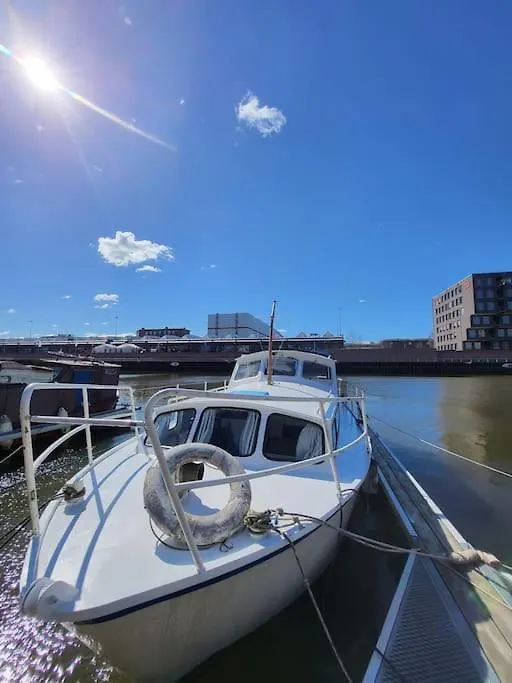 Botel Hollaendisches Kajuetboot Nixe Hotel Bremen
